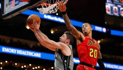 开云-爱游戏-篮网记者：科林斯未必适合球队 长留欧文概率存在